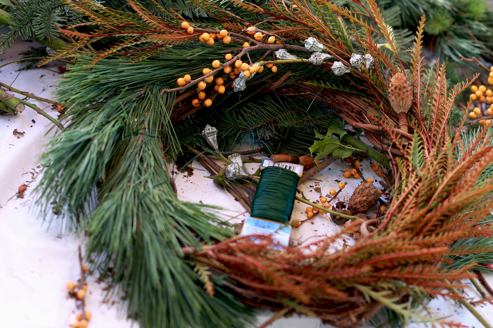 jestcafe.com-wreath-making18