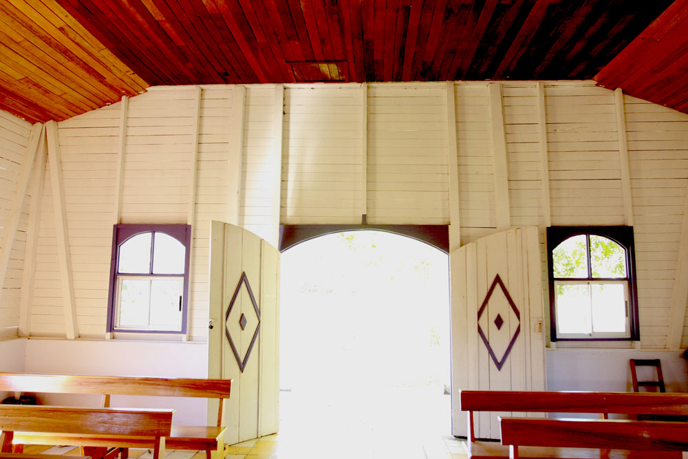 jestcafe.com---Costa-Rican-church-14