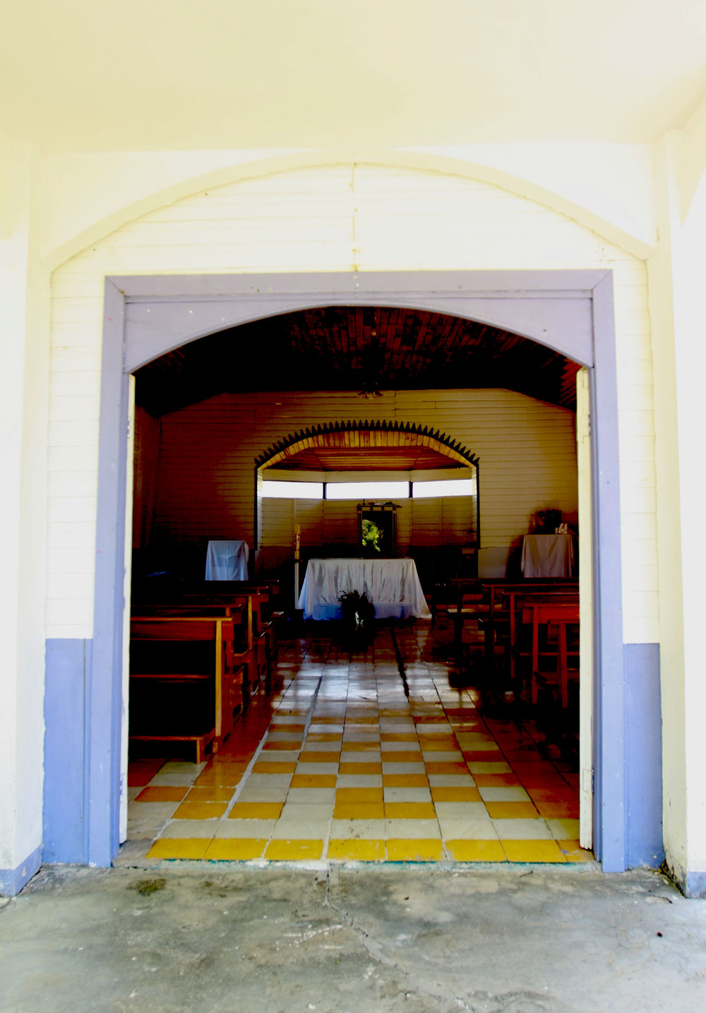 jestcafe.com---Costa-Rican-church-18