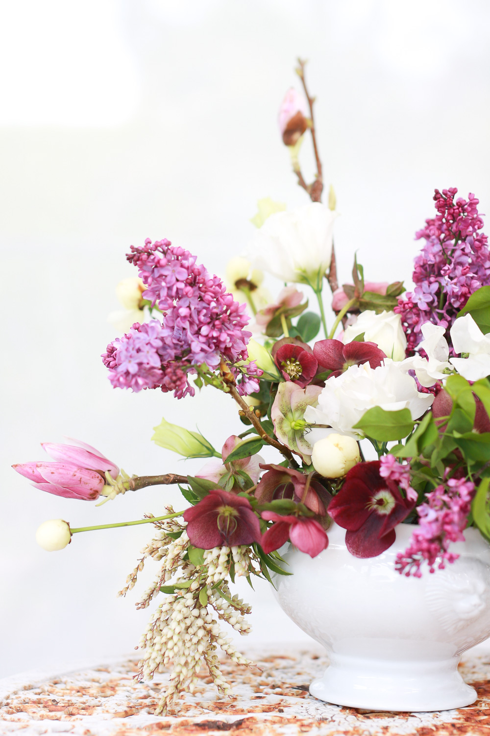 Tips to Create a Romantic Flower Arrangement - Jest Cafe