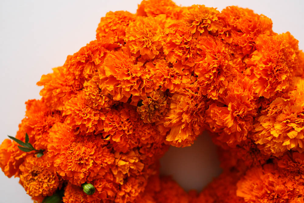 how to marigold wreath